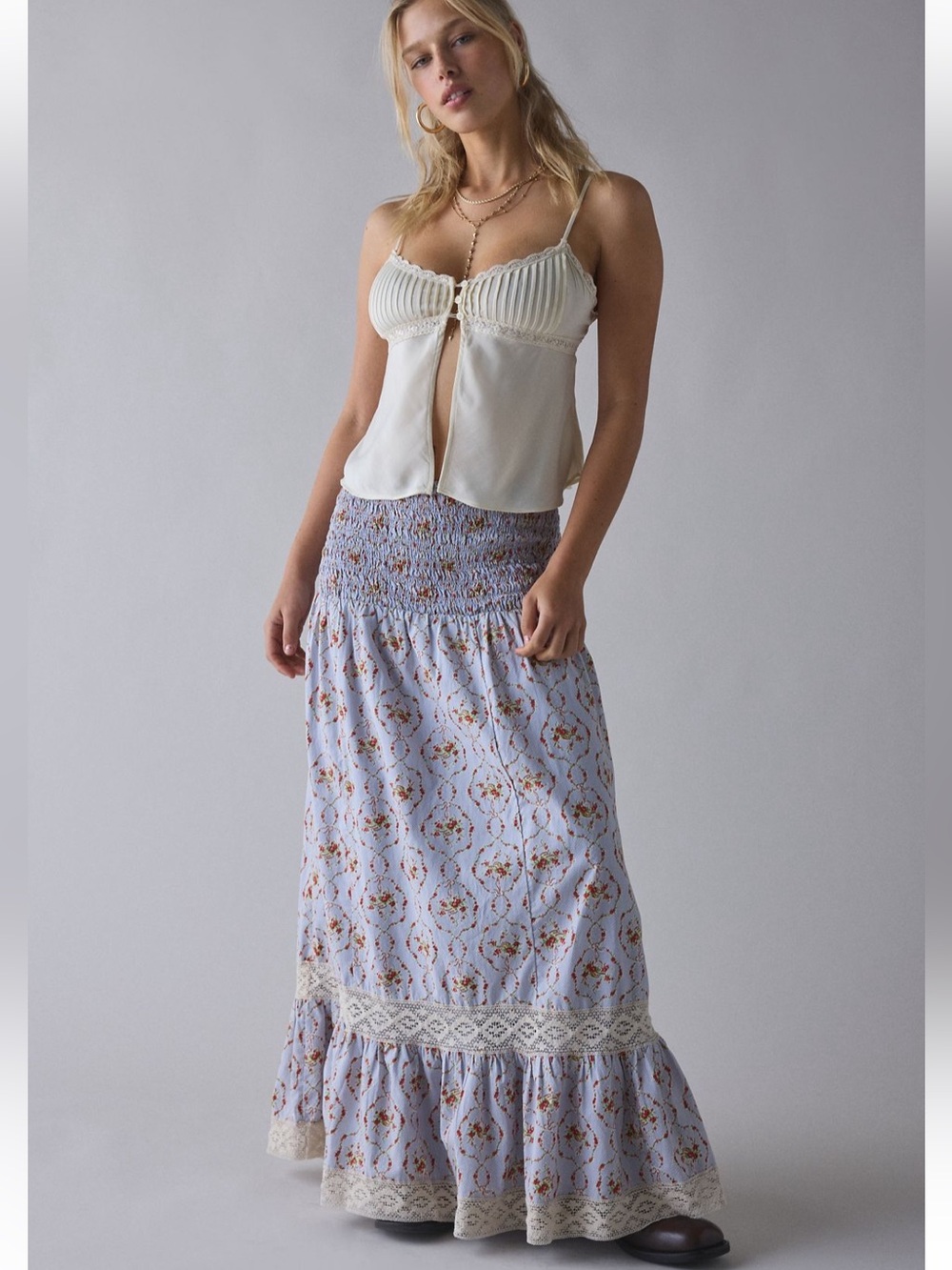 NWT Urban Outfitters Kimchi Blue Light Blue Floral Strapless Midi Dress L - Picture 2 of 6